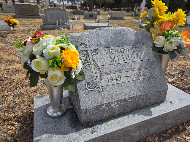 Flower delivery for Richard Lee Medina