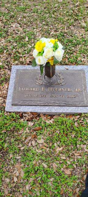 Flower delivery for Edward Eddie Huebner