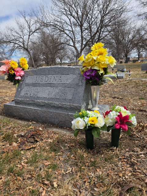 Flower delivery for Arthur Arellano Medina