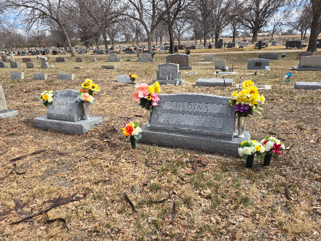 Flower delivery for Arthur Arellano Medina