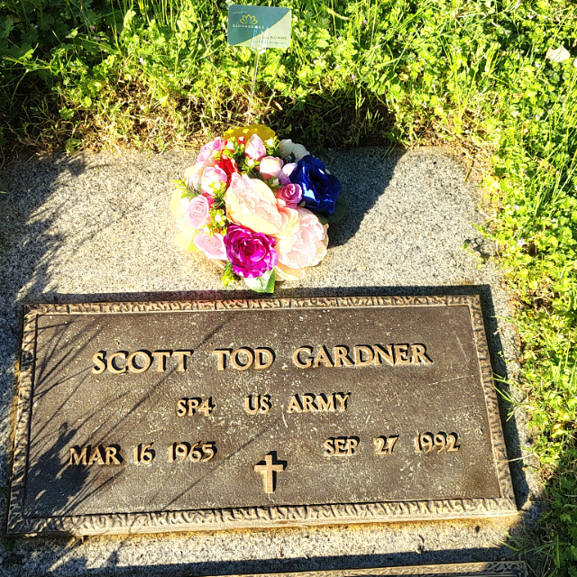 Flower delivery for Scott T Gardner