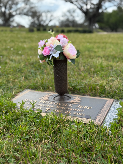 Flower delivery for Jean Petkovsek Jeff