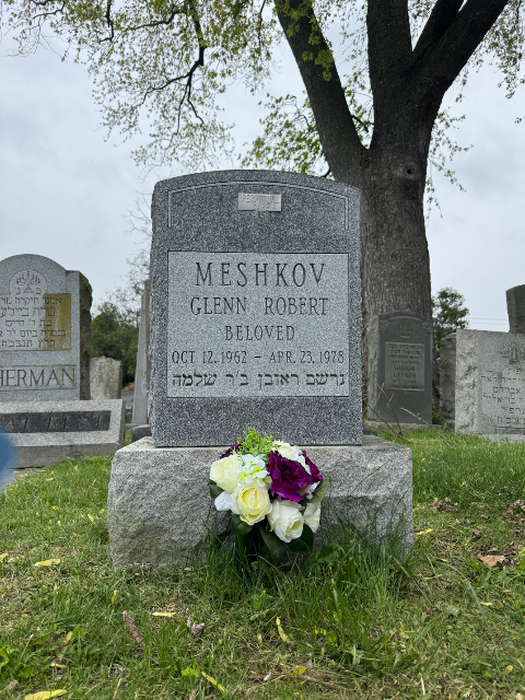 Flower delivery for Glenn Robert Meshkov