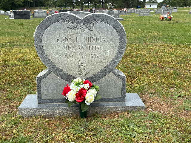 Flower delivery for Ruby E. Huston