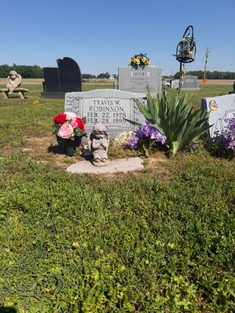 Flower delivery for Travis Wade Robinson