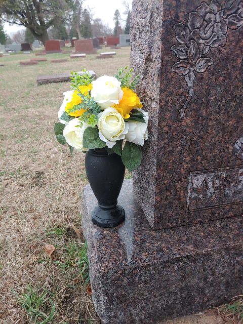 Flower delivery for Austin Maurice Shearer