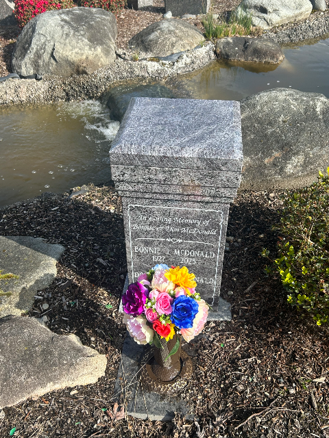 Flower delivery for Bonnie McDonald