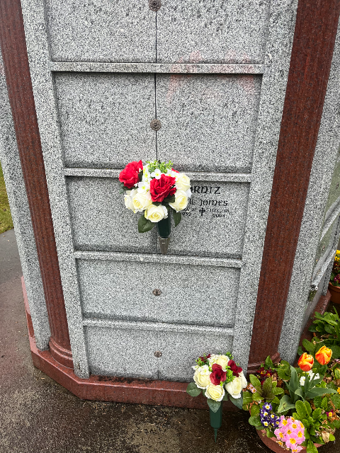 Flower delivery for Neil J Arntz