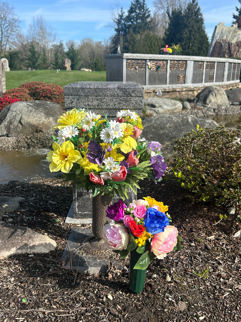 Flower delivery for Bonnie McDonald