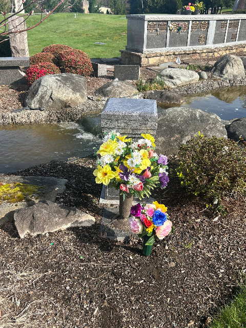 Flower delivery for Bonnie McDonald