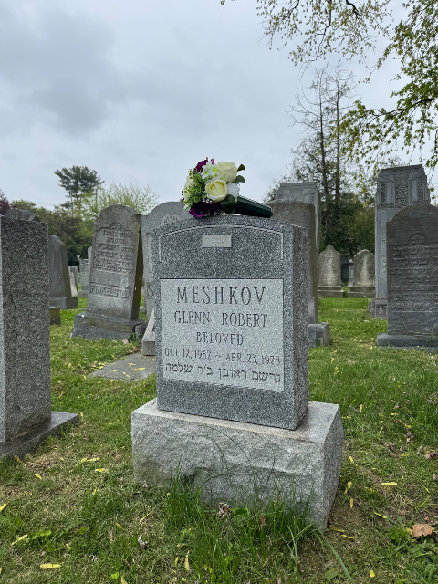 Flower delivery for Glenn Robert Meshkov