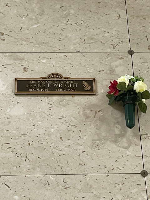 Flower delivery for Jeane Ann wright