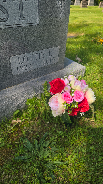 Flower delivery for Lottie Laura West