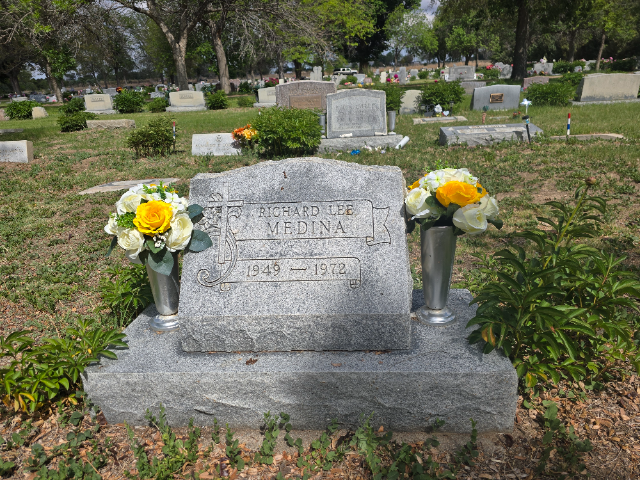 Flower delivery for Richard Lee Medina