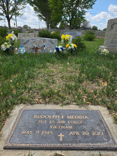 Flower delivery for Rudolph Fermin Medina