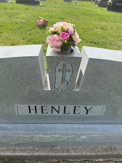 Flower delivery for Donald J & Mary F Henley