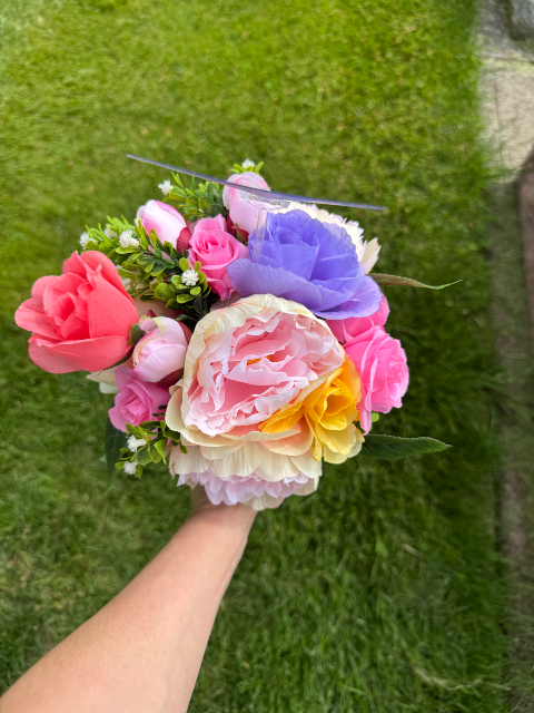 Flower delivery for Kathleen A. Baker