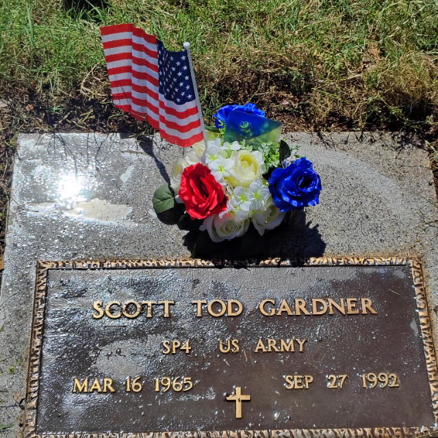 Flower delivery for Scott T Gardner