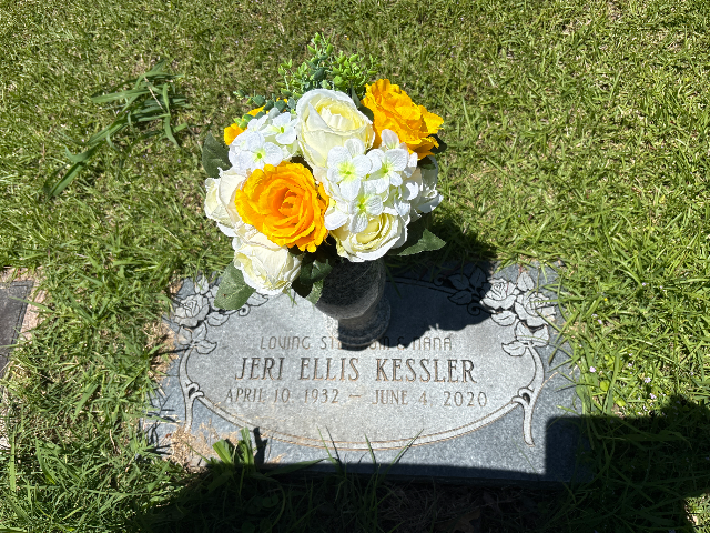 Flower delivery for Geraldine Kessler