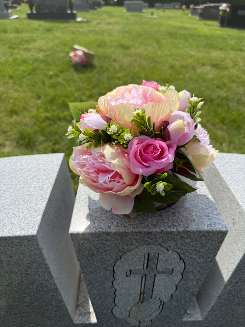 Flower delivery for Donald J & Mary F Henley