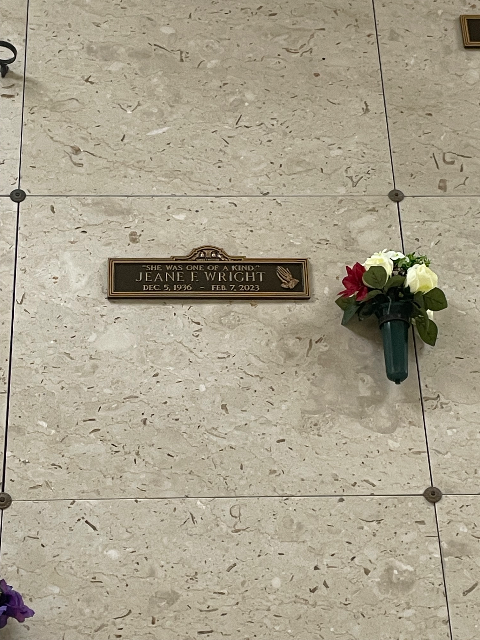 Flower delivery for Jeane Ann wright