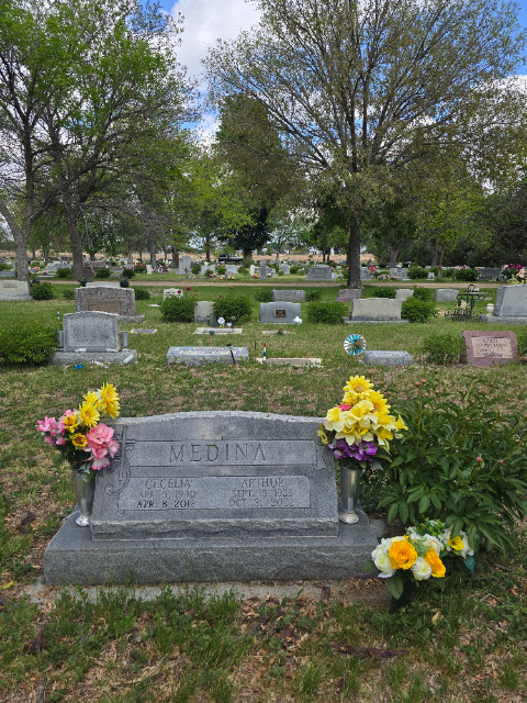 Flower delivery for Arthur Arellano Medina