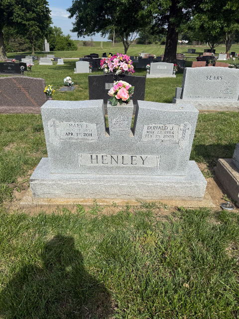 Flower delivery for Donald J & Mary F Henley