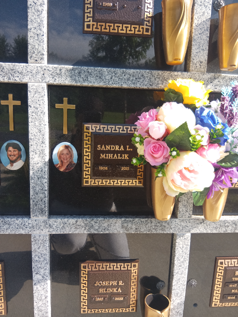 Flower delivery for Sandra L. Mihalik