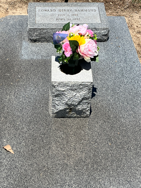 Flower delivery for Howard Henry Hammond
