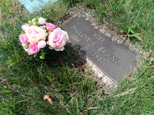Flower delivery for Pauline Elizabeth Franz