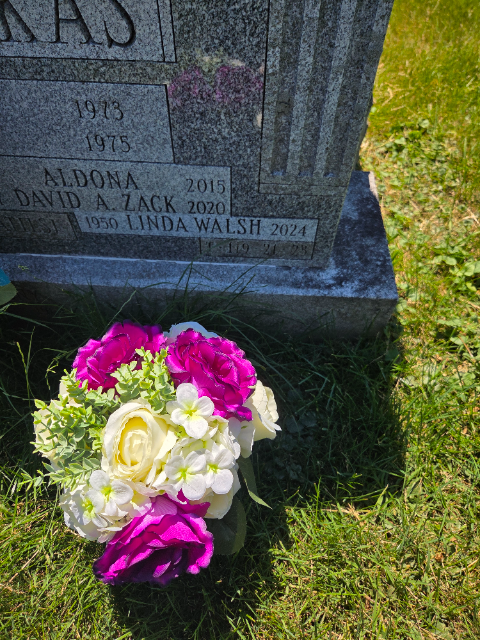 Flower delivery for linda ann walsh