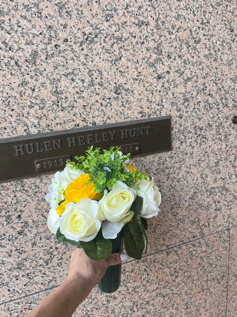 Flower delivery for Hulen Hefley Hunt