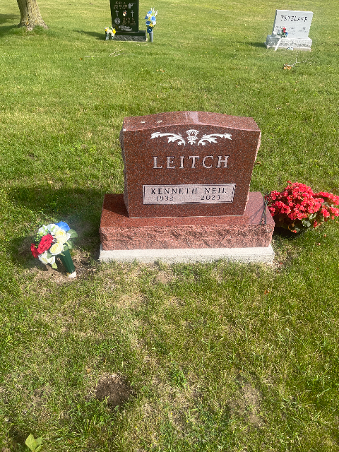 Flower delivery for Kenneth Neil Leitch