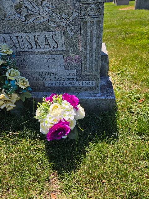 Flower delivery for linda ann walsh