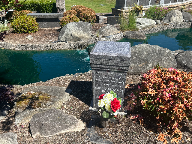 Flower delivery for Bonnie McDonald