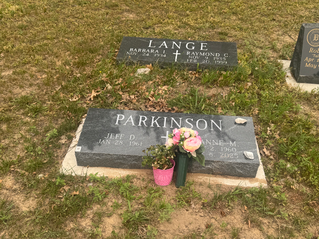 Flower delivery for Jeanne Marie (Lange) Parkinson