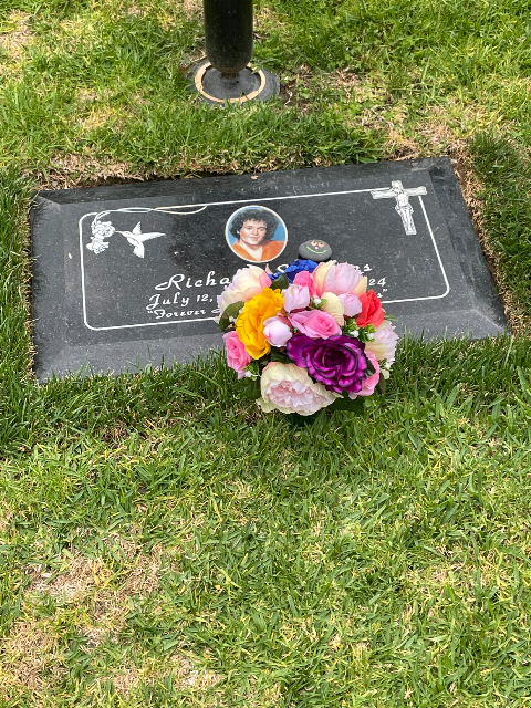 Flower delivery for Richard Milton Teagle Simmons