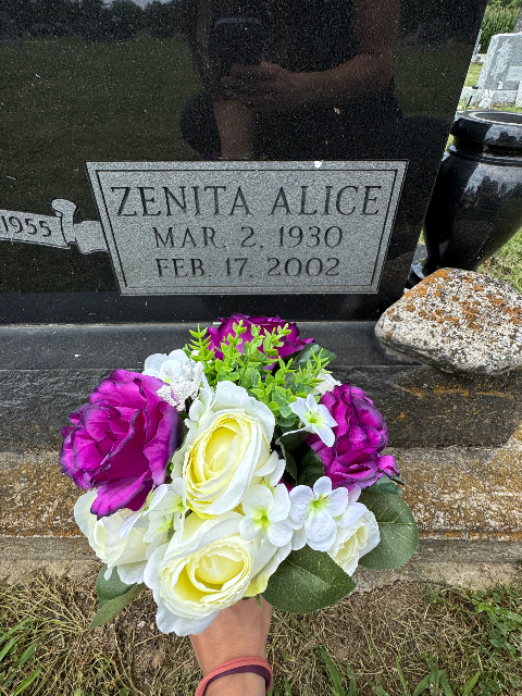Flower delivery for Zenita Alice Smith