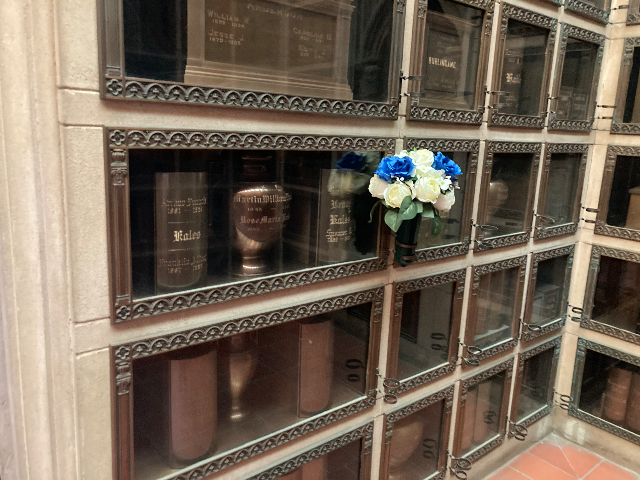 Flower delivery for Martin William Kales