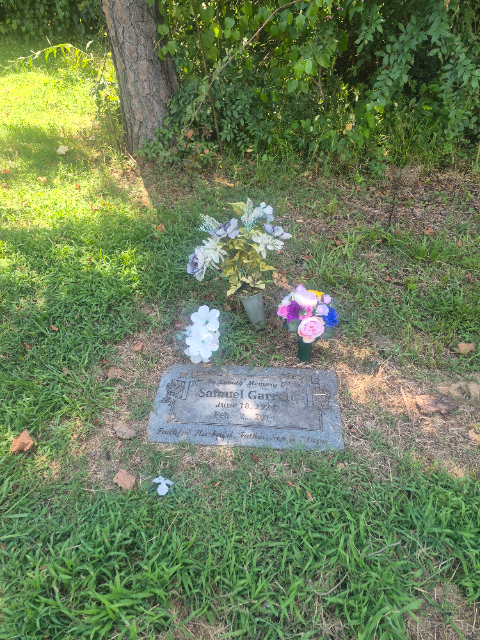 Flower delivery for Samuel Garrett