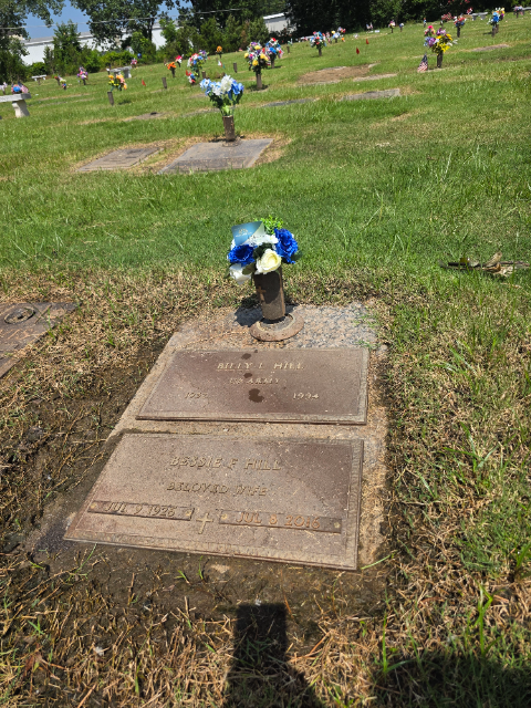 Flower delivery for Bessie Faye Hill