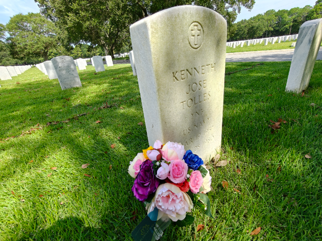 Flower delivery for Kenneth Jose Tolles