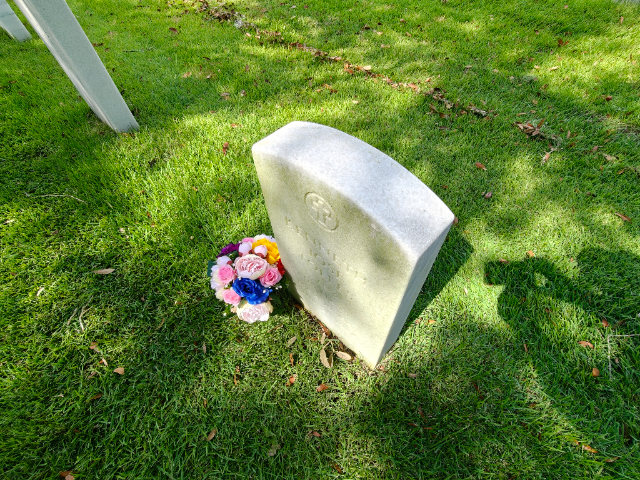 Flower delivery for Kenneth Jose Tolles