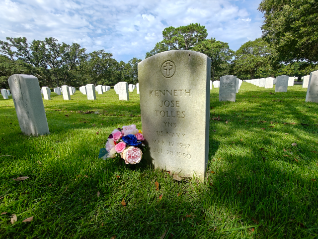 Flower delivery for Kenneth Jose Tolles