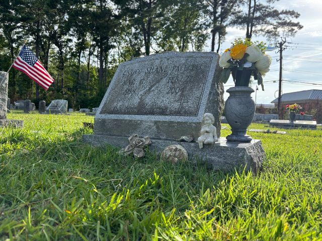 Flower delivery for Enrico Shane Pallette