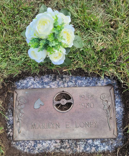 Flower delivery for Marilyn Elaine Loney