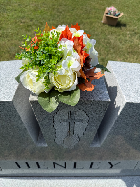 Flower delivery for Donald J & Mary F Henley