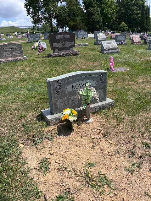 Flower delivery for George Joseph Kovacs