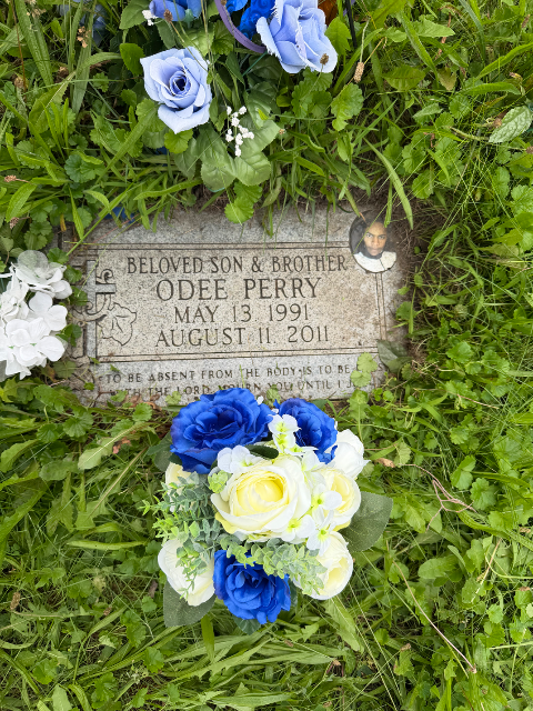 Flower delivery for Odee Perry