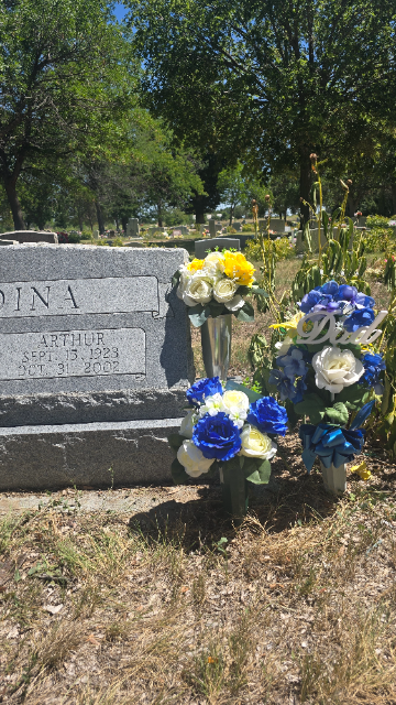 Flower delivery for Arthur Arellano Medina